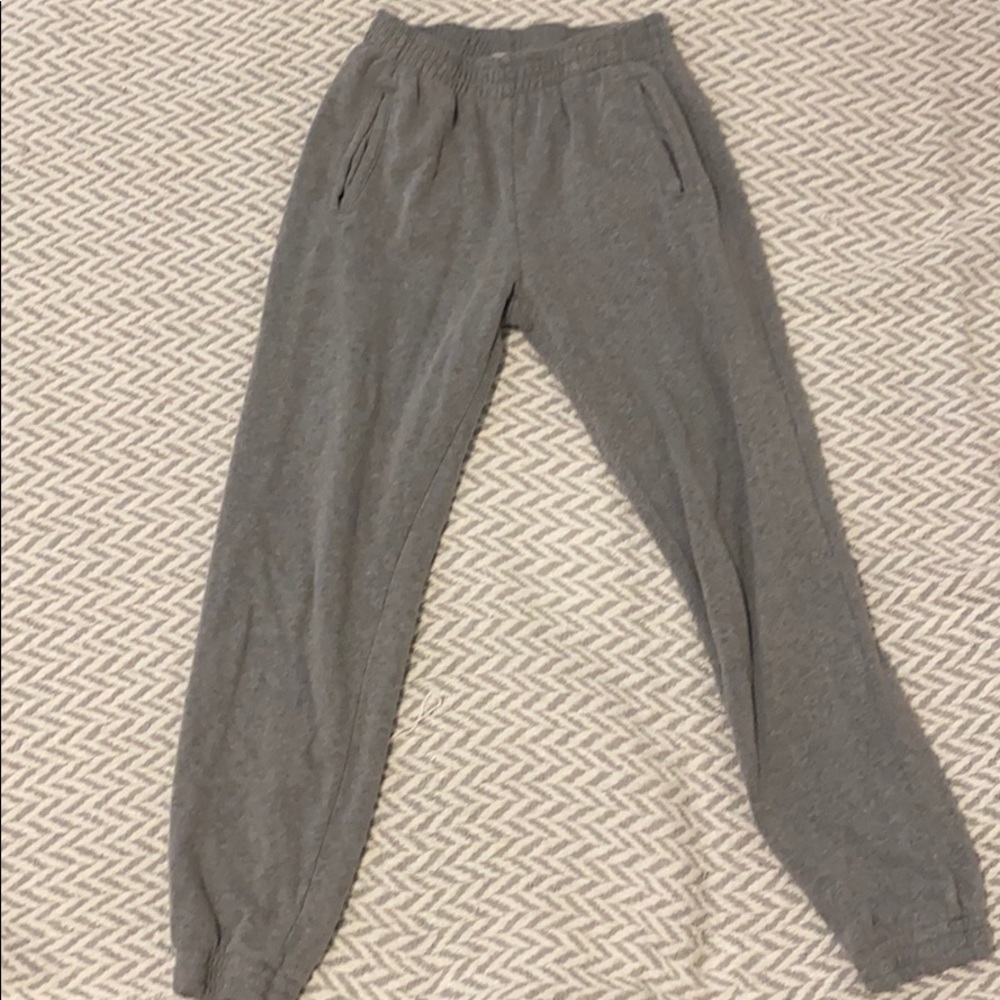 gray sweat pants